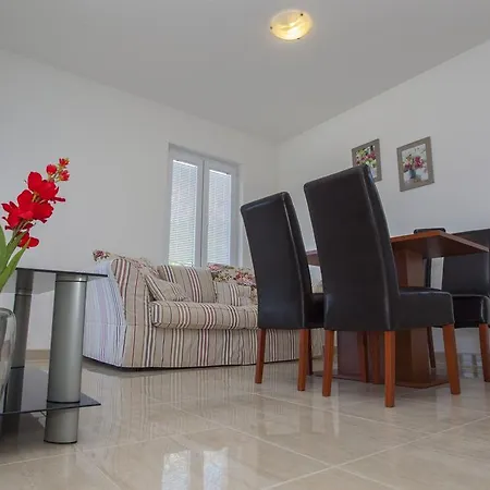 Apartament Marco *