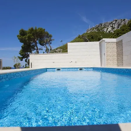 Marco * マカルスカ